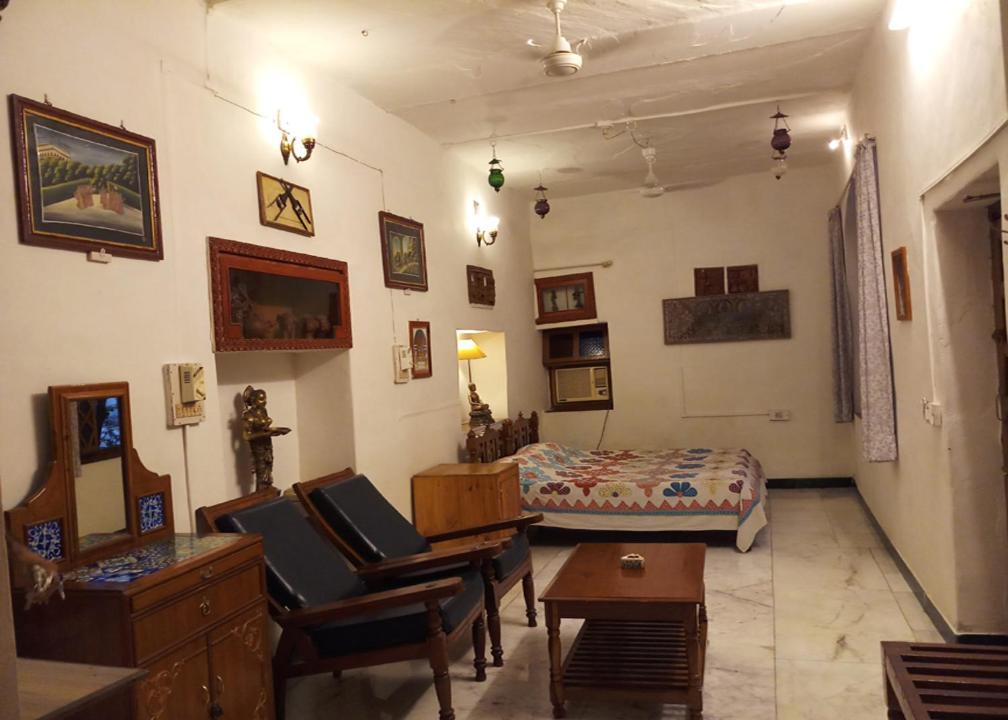 Haveli Braj Bhushanjee Heritage Hotel Būndi Extérieur photo