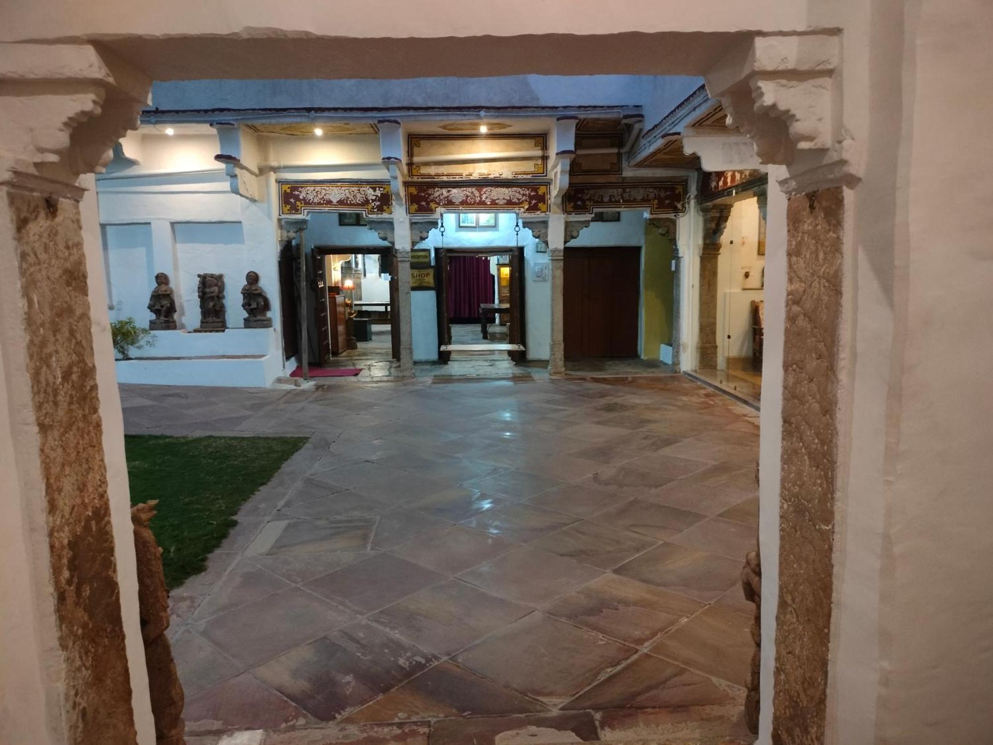 Haveli Braj Bhushanjee Heritage Hotel Būndi Extérieur photo